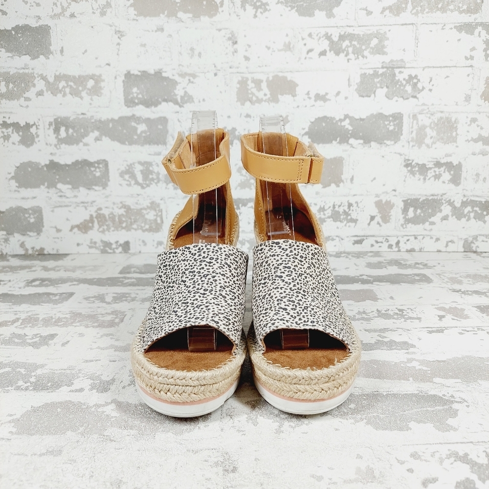 Toms Tan and Black Wedge Sandals - Picture 7 of 12